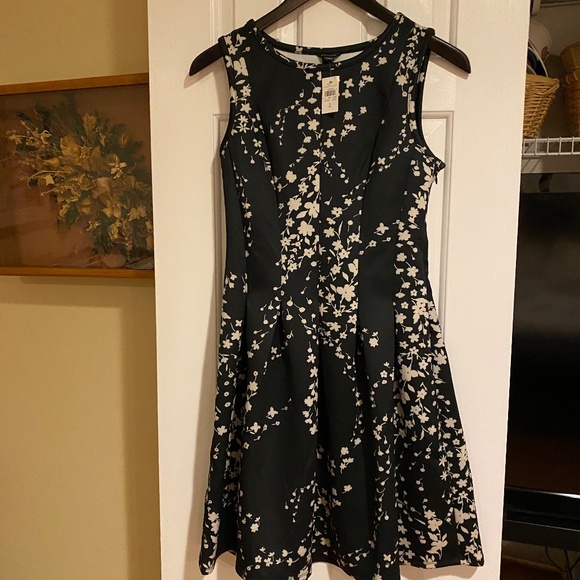 Black Sleeveless Dress with White Floral Design - NEW! - Picture 1 of 6